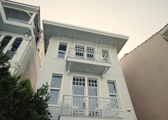 Eva Bosphora Waterfront Living *